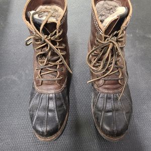 Frye veronica duck shearling lined boots size 8